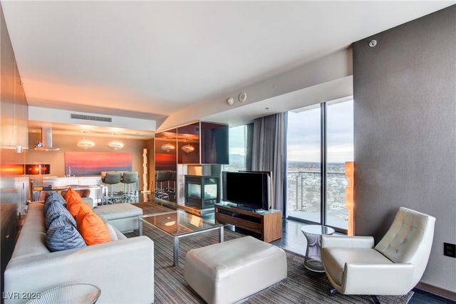 4381 West Flamingo Road 19302, Las Vegas, NV 89103