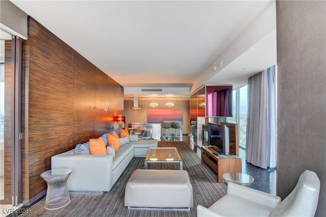 4381 West Flamingo Road 19302, Las Vegas, NV 89103