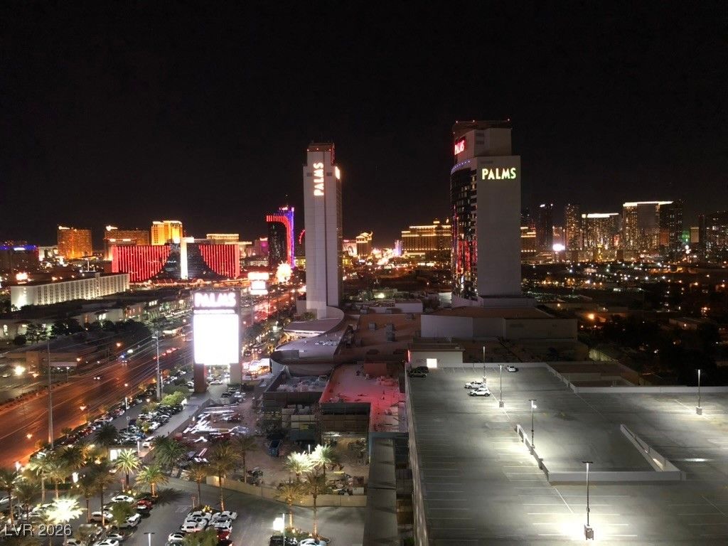 4381 West Flamingo Road 19302, Las Vegas, NV 89103