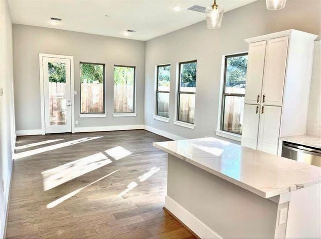 803 Thornton Road G, Houston, TX 77018