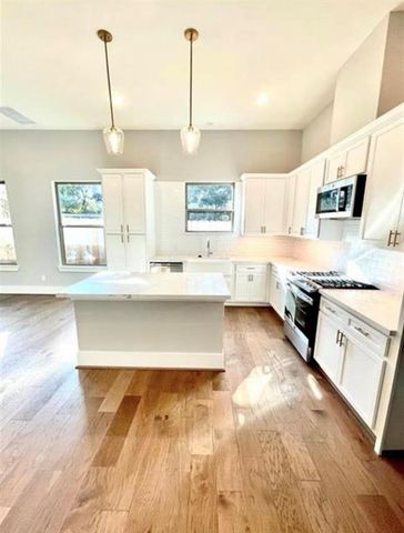 803 Thornton Road G, Houston, TX 77018