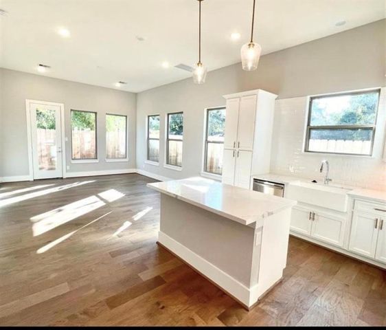 803 Thornton Road G, Houston, TX 77018