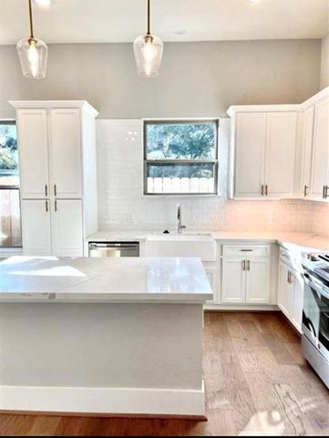 803 Thornton Road G, Houston, TX 77018