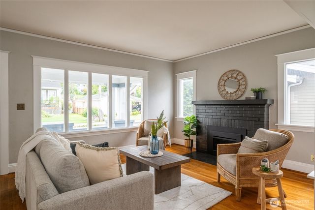 607 Warren Avenue, Everett, WA 98201