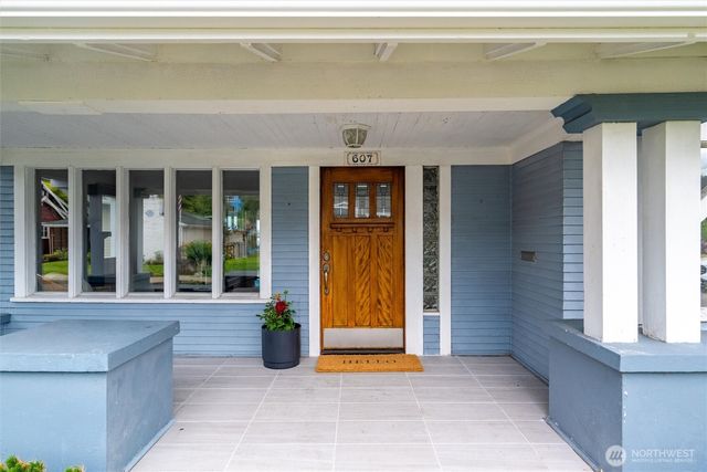 607 Warren Avenue, Everett, WA 98201