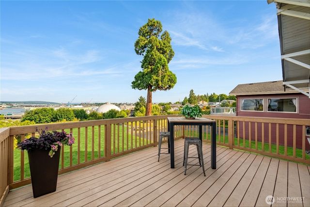 607 Warren Avenue, Everett, WA 98201