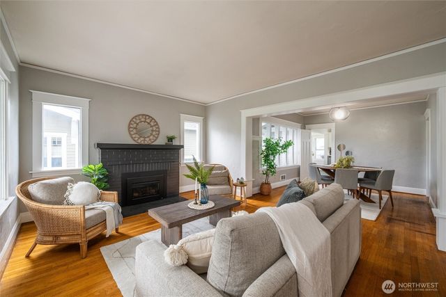 607 Warren Avenue, Everett, WA 98201