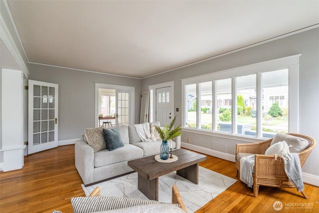 607 Warren Avenue, Everett, WA 98201