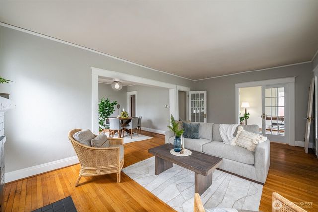 607 Warren Avenue, Everett, WA 98201