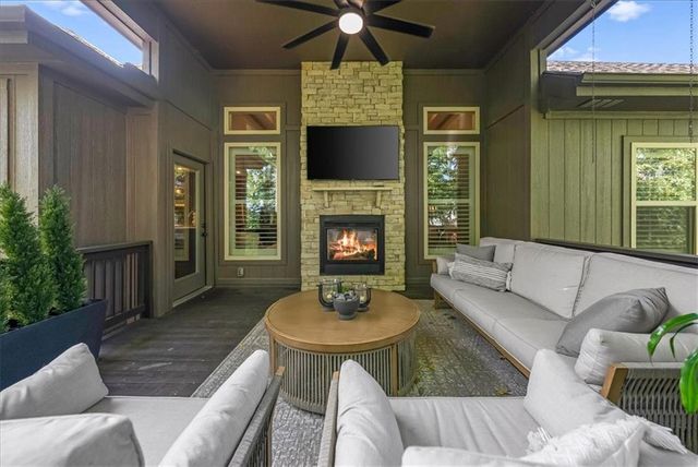 6805 Millbrook Street, Shawnee, KS 66218