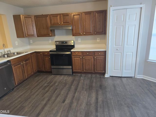 217 Climbing Ivy Court, Cary, NC 27511