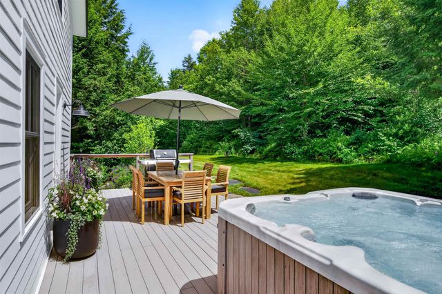 564 Goodaleville Road, Jamaica, VT 05343