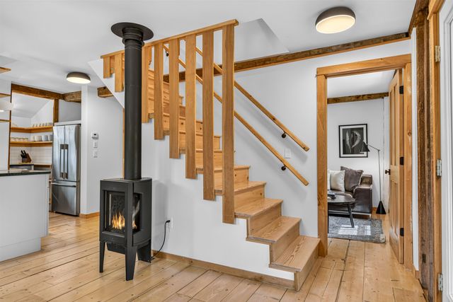 564 Goodaleville Road, Jamaica, VT 05343