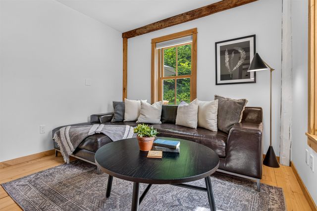 564 Goodaleville Road, Jamaica, VT 05343