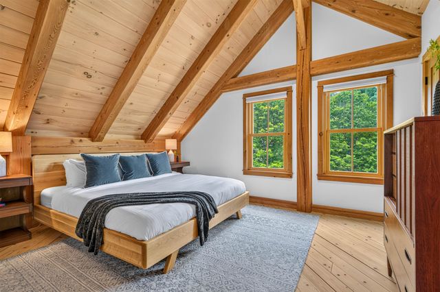 564 Goodaleville Road, Jamaica, VT 05343