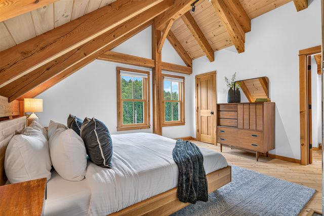564 Goodaleville Road, Jamaica, VT 05343