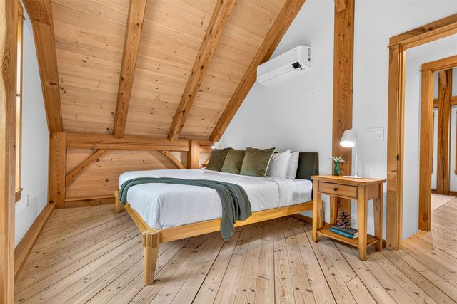 564 Goodaleville Road, Jamaica, VT 05343