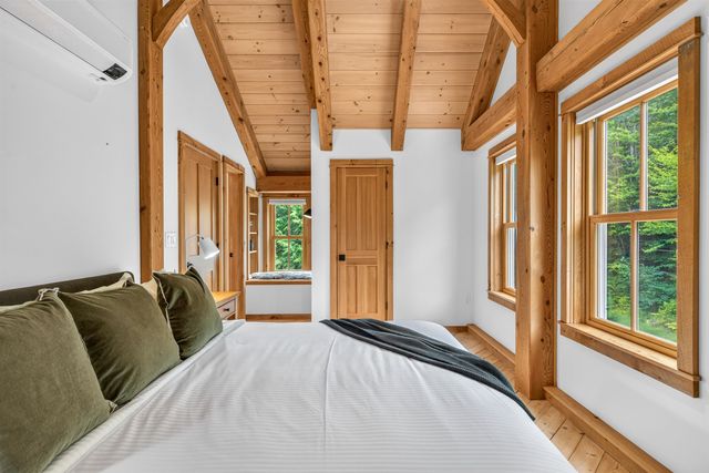 564 Goodaleville Road, Jamaica, VT 05343