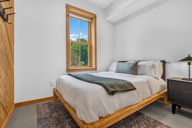 564 Goodaleville Road, Jamaica, VT 05343