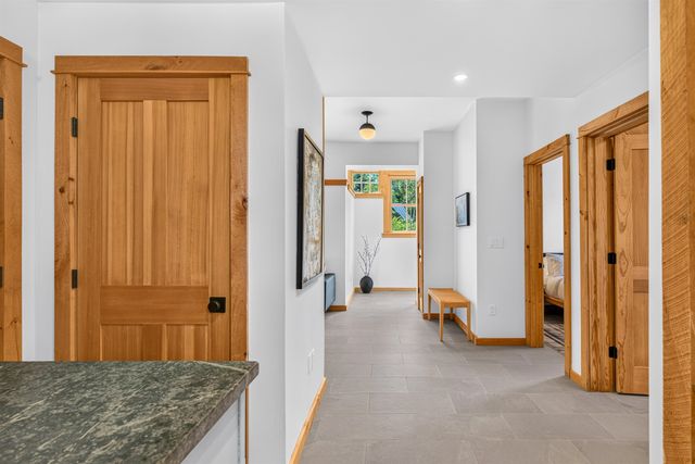 564 Goodaleville Road, Jamaica, VT 05343