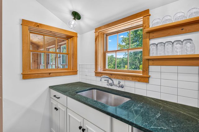 564 Goodaleville Road, Jamaica, VT 05343