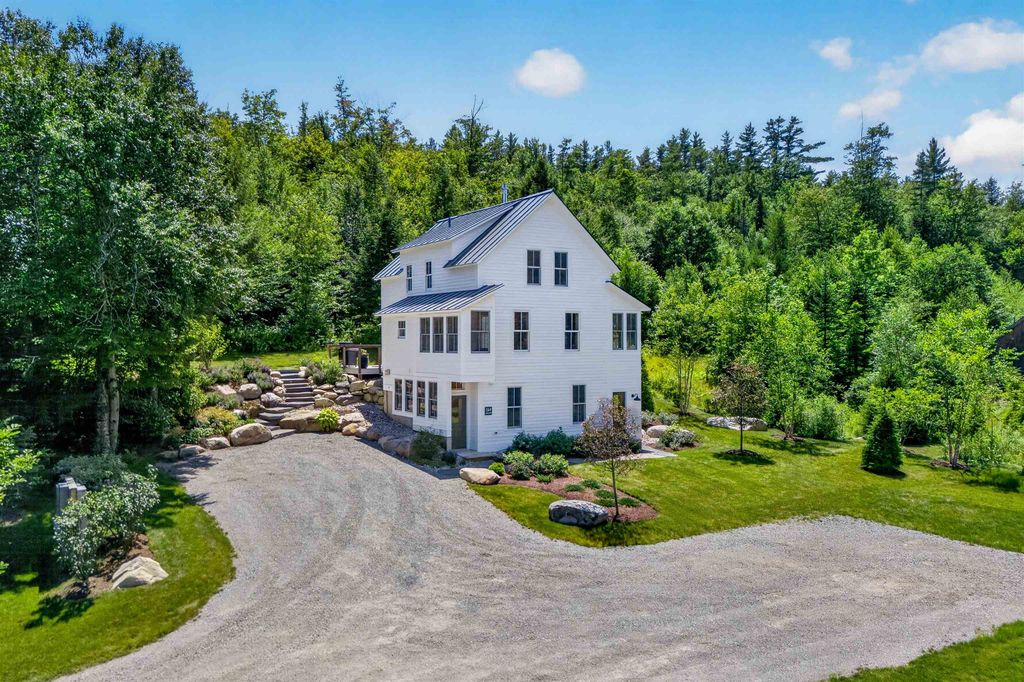 564 Goodaleville Road, Jamaica, VT 05343
