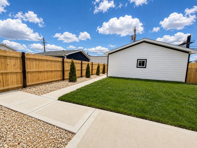 1702 N 40th Avenue, Stone Park, IL 60165