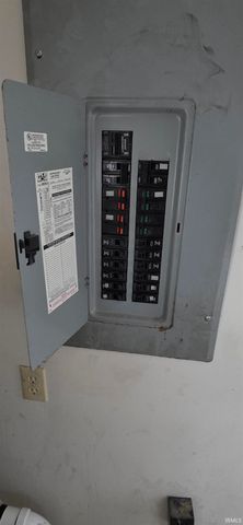 1218 W Glenburn Road, Linton, IN 47441