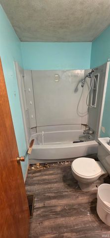 1218 W Glenburn Road, Linton, IN 47441