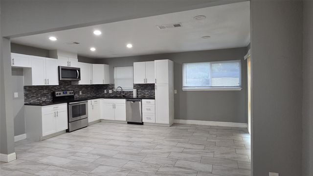 603 Woodhaven Place, Richardson, TX 75081