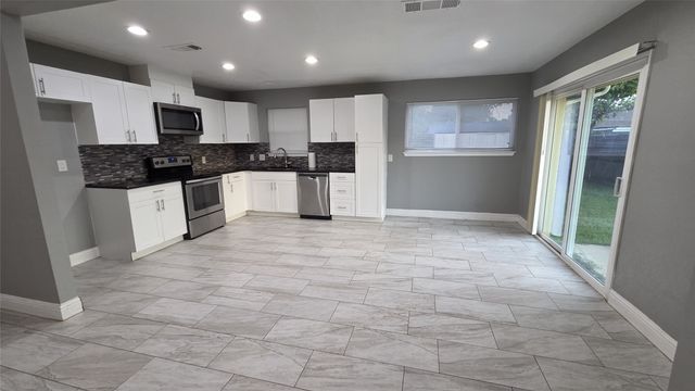 603 Woodhaven Place, Richardson, TX 75081