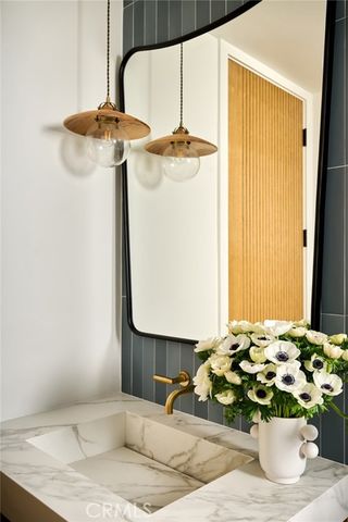 2526 Hermosa Ave, Hermosa Beach, CA 90254