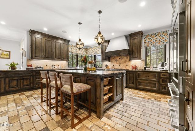 1906 Country Lane, Pasadena, CA 91107