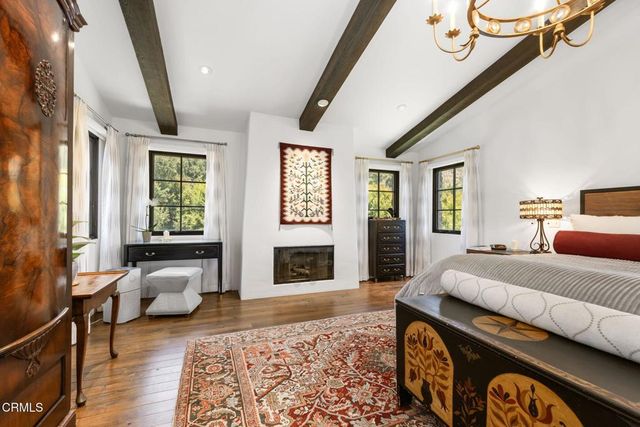 1906 Country Lane, Pasadena, CA 91107