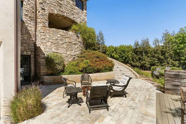 1906 Country Lane, Pasadena, CA 91107