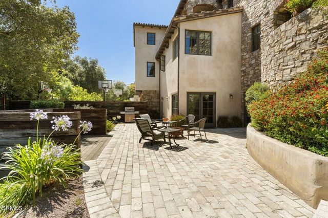 1906 Country Lane, Pasadena, CA 91107