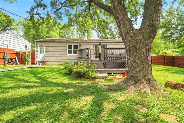 7306 Dearborn Street, Overland Park, KS 66204
