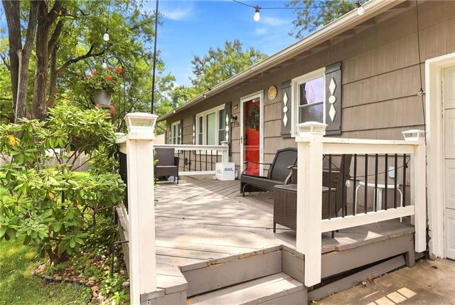 7306 Dearborn Street, Overland Park, KS 66204