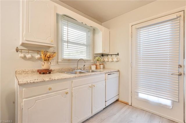 202 Harvest Drive, King, NC 27021