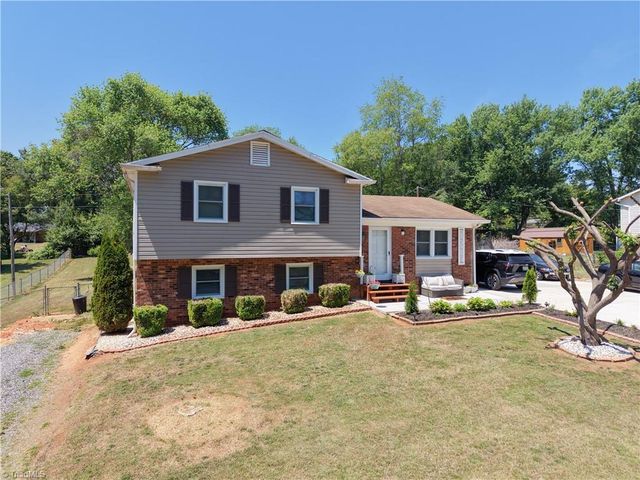 202 Harvest Drive, King, NC 27021
