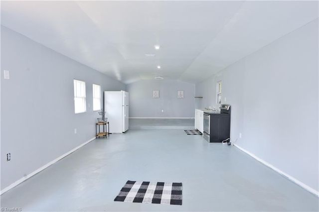 202 Harvest Drive, King, NC 27021
