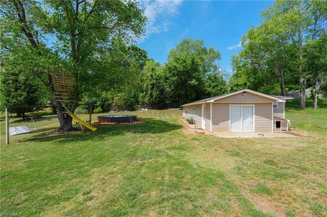 202 Harvest Drive, King, NC 27021