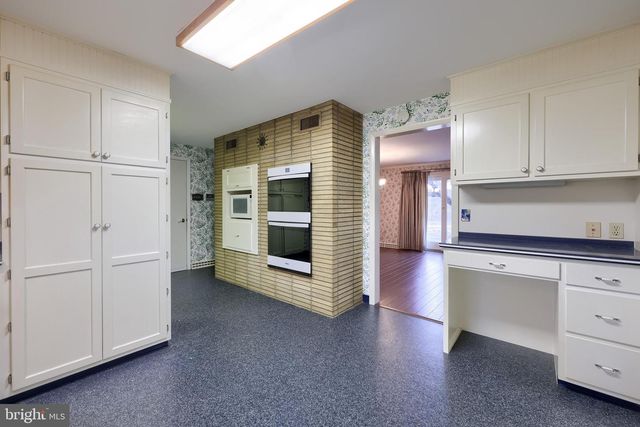 161 CREST DR, Boyertown, PA 19512