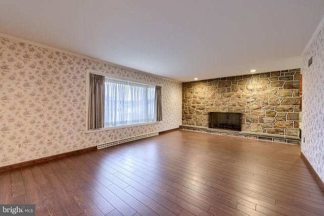 161 CREST DR, Boyertown, PA 19512