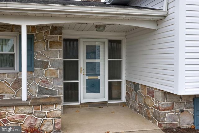 161 CREST DR, Boyertown, PA 19512