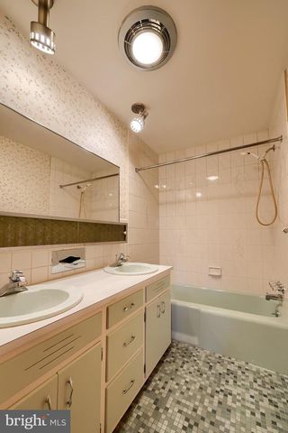 161 CREST DR, Boyertown, PA 19512