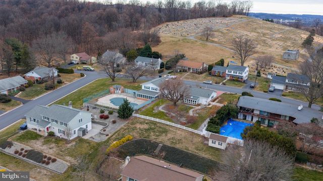 161 CREST DR, Boyertown, PA 19512