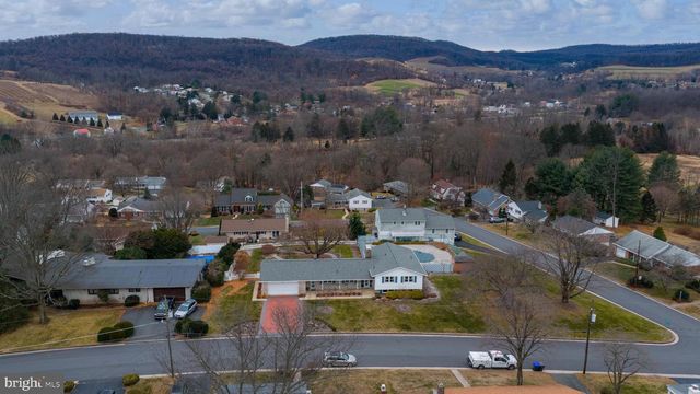 161 CREST DR, Boyertown, PA 19512