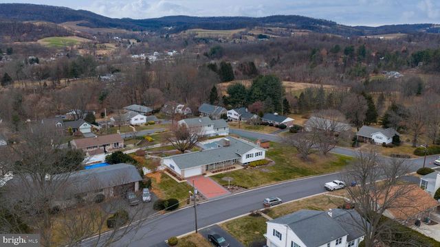 161 CREST DR, Boyertown, PA 19512