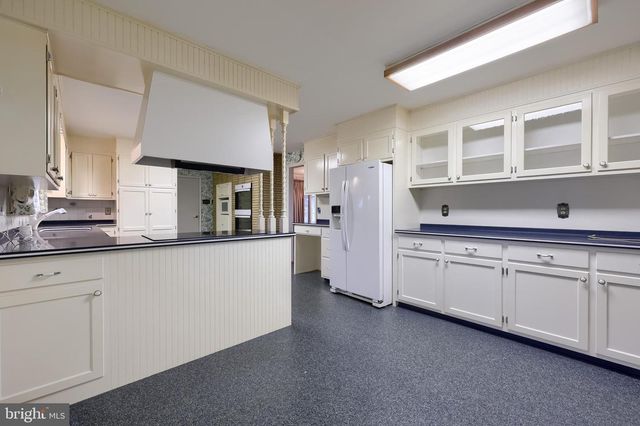 161 CREST DR, Boyertown, PA 19512